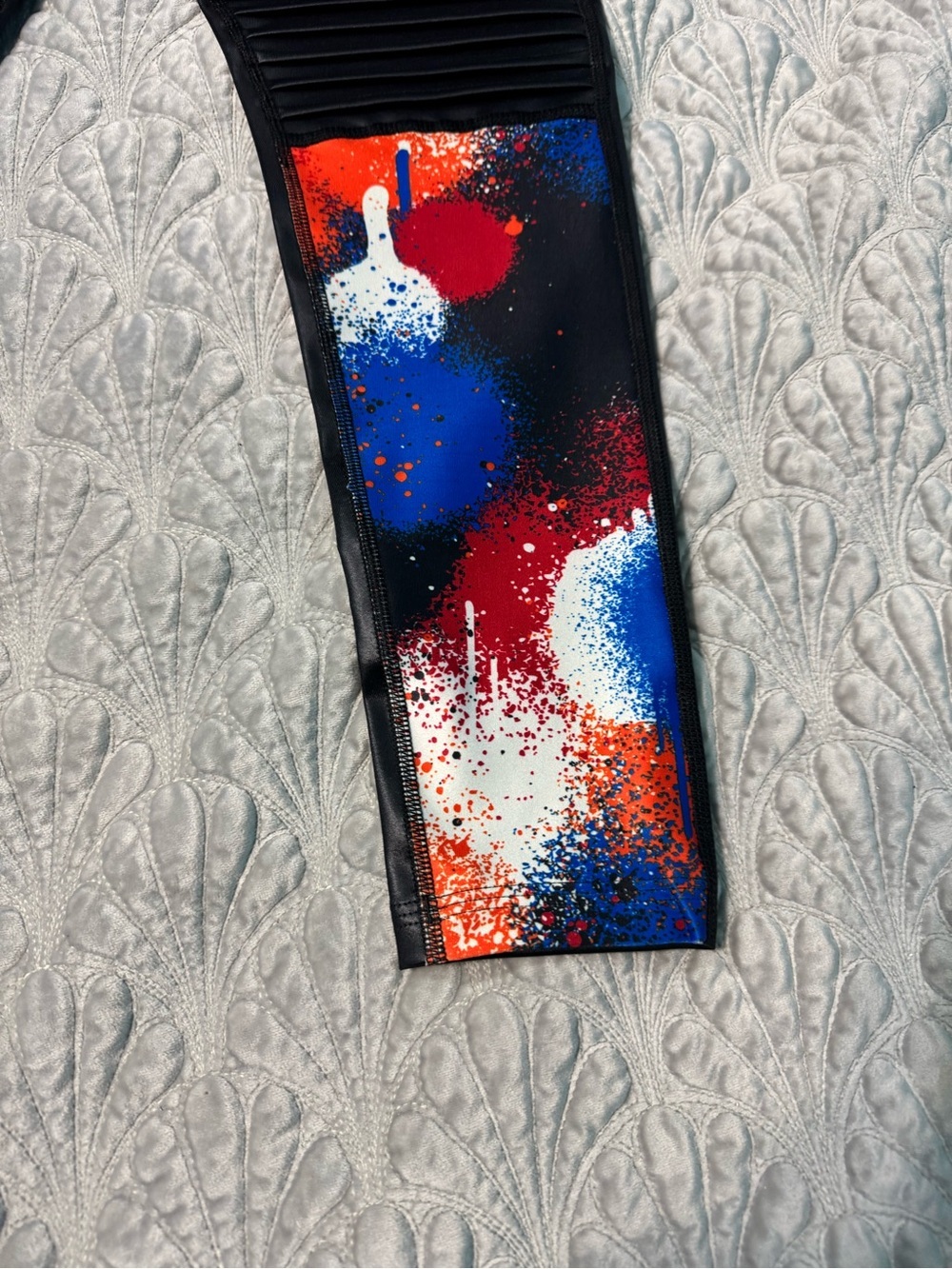 Zumba Fitness Must Move Ankle Leggings Black, Red, Blue & White Spray Print XL - Picture 3 of 10